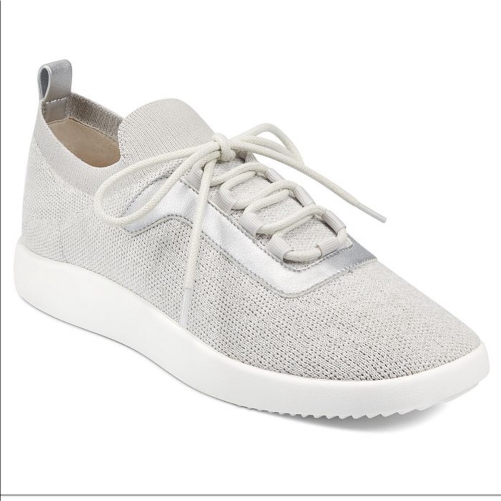 aerosoles grey lace up casual sneakers